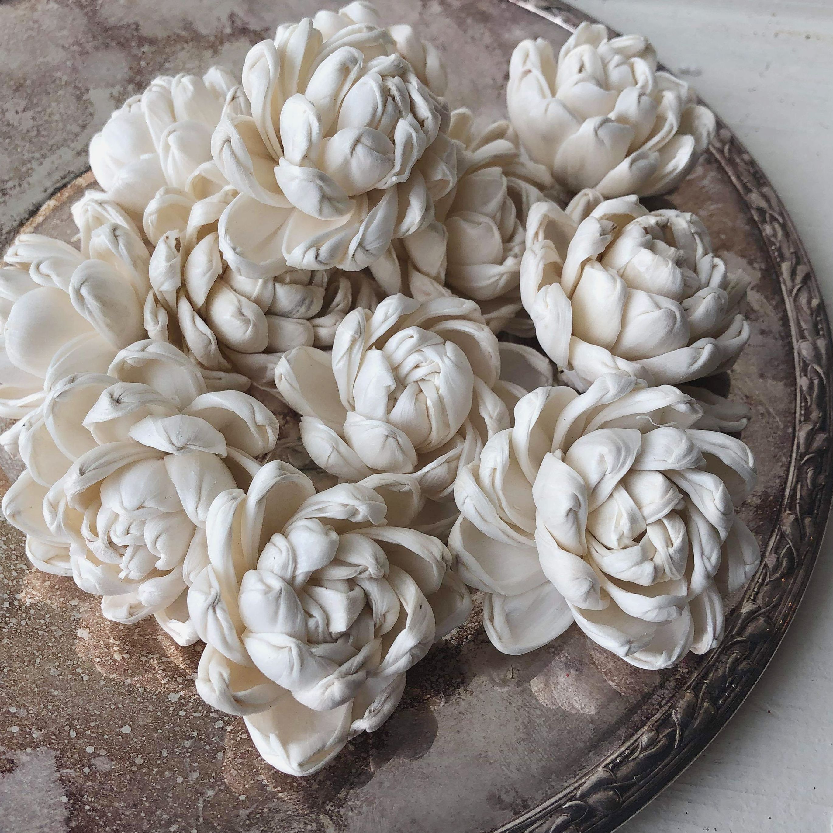 Dazzle™ New Size - set of 12 -  1.5 inches _sola_wood_flowers