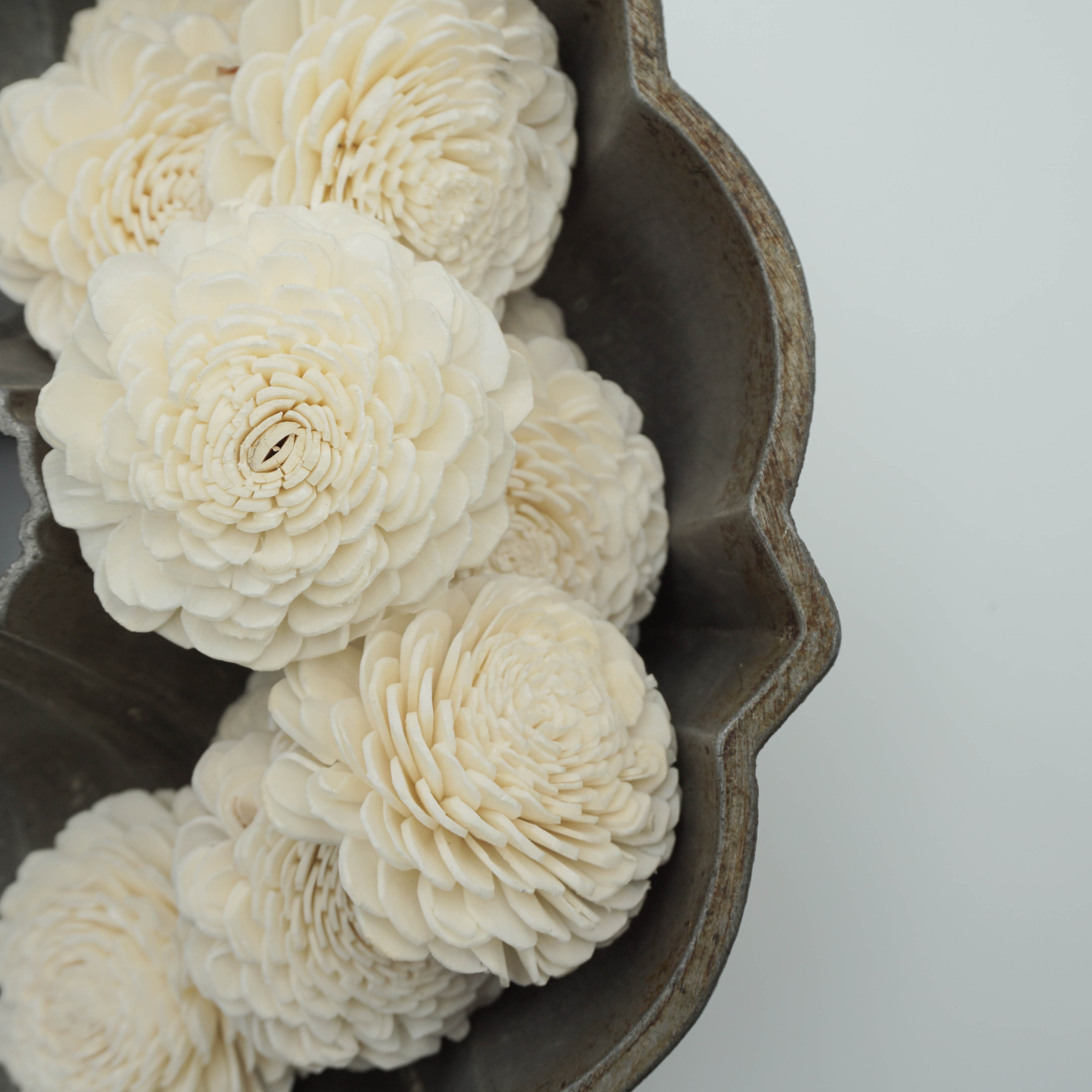 Marigold - set of 12 - 1.5 inches _sola_wood_flowers