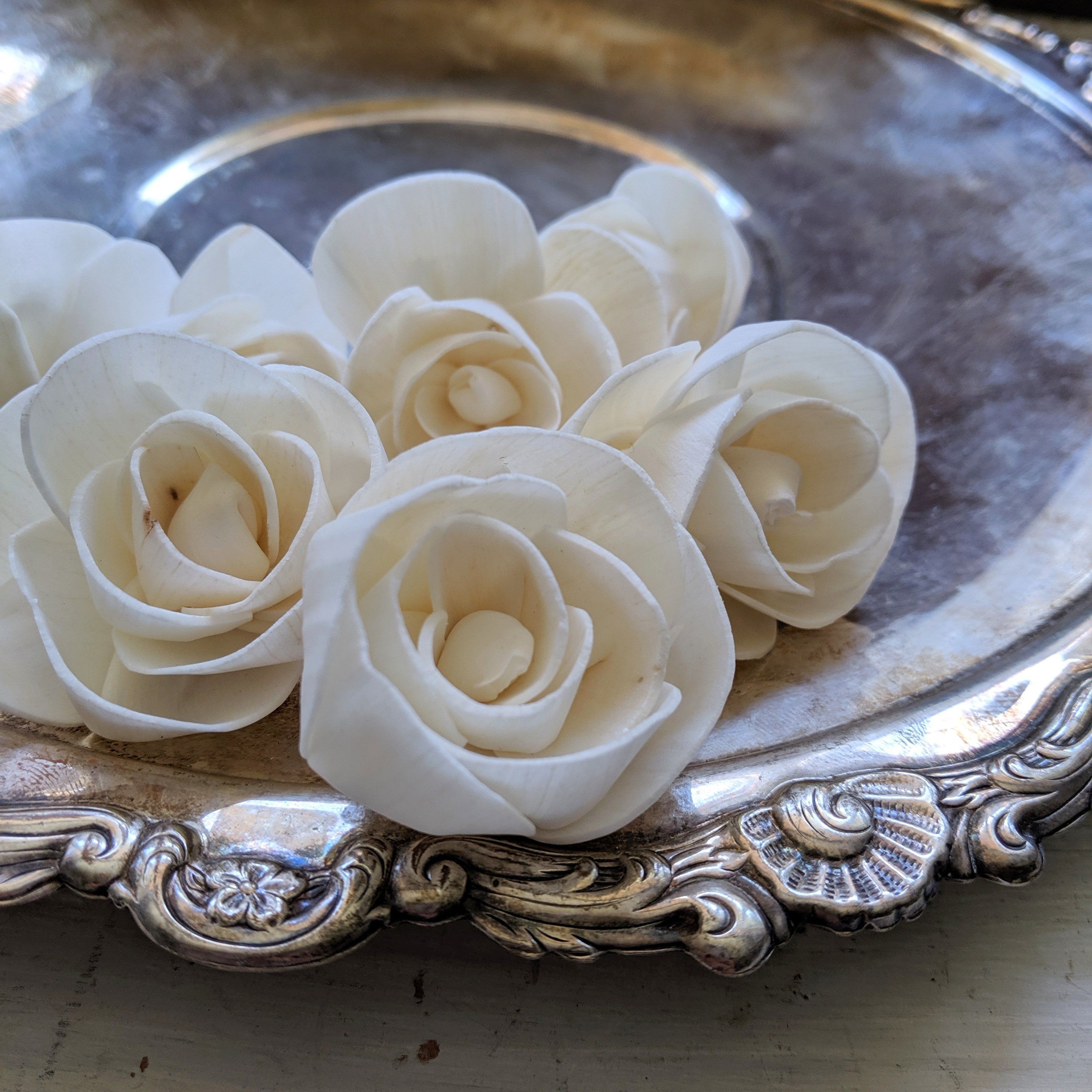 Rosie™- set of 12 - 1.5 inches _sola_wood_flowers